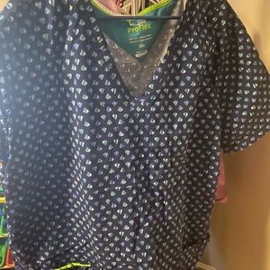 Landeau 5x scrub top